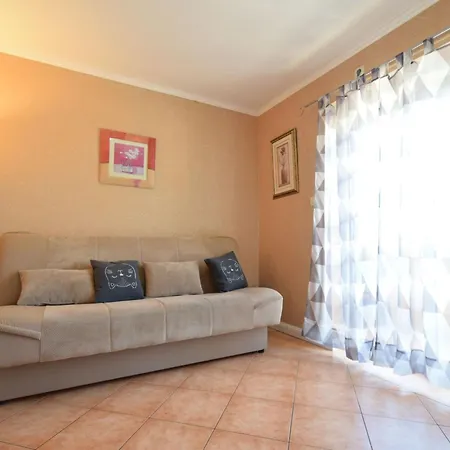 Jelica 3 By Interhome Apartman *